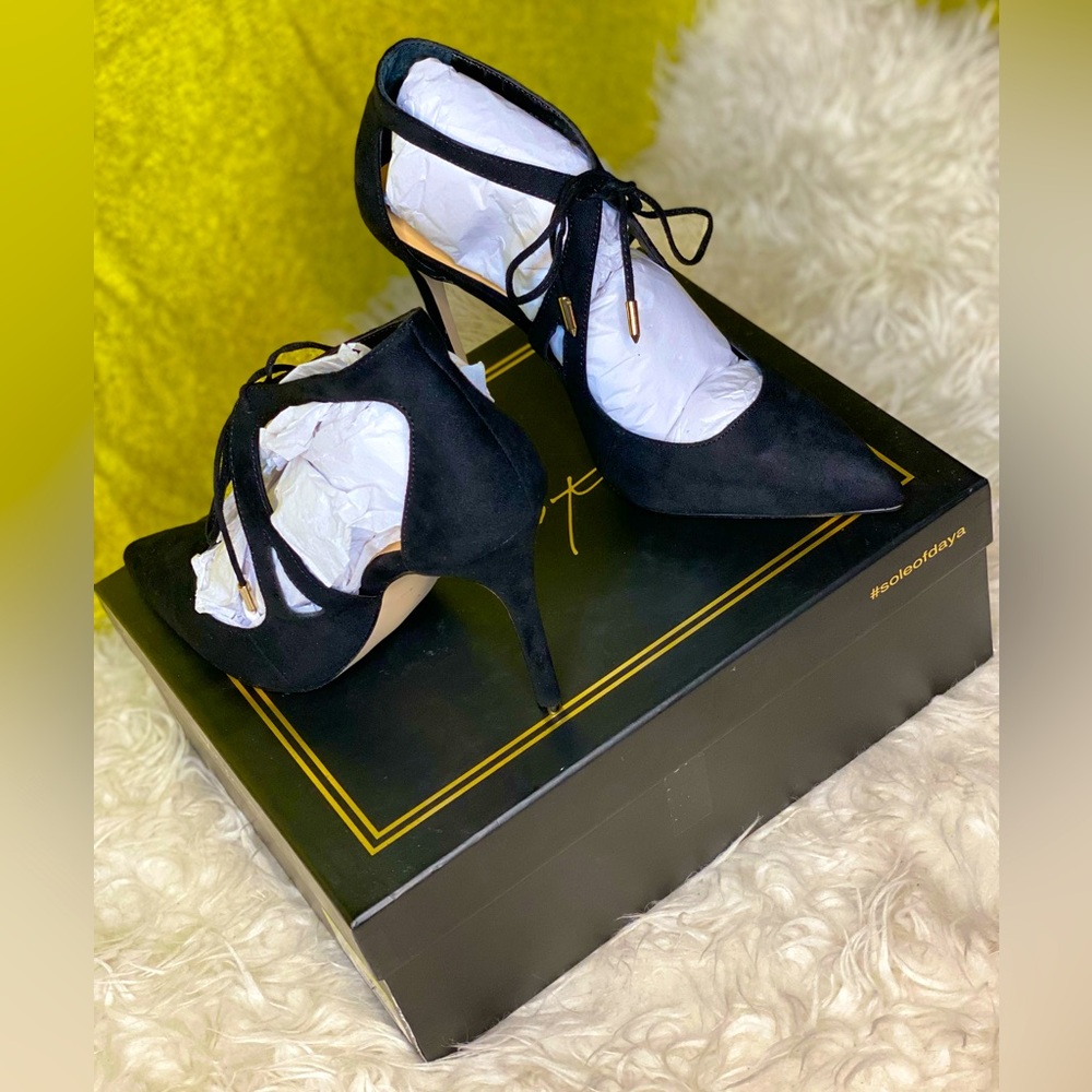 Black Pointed Heels